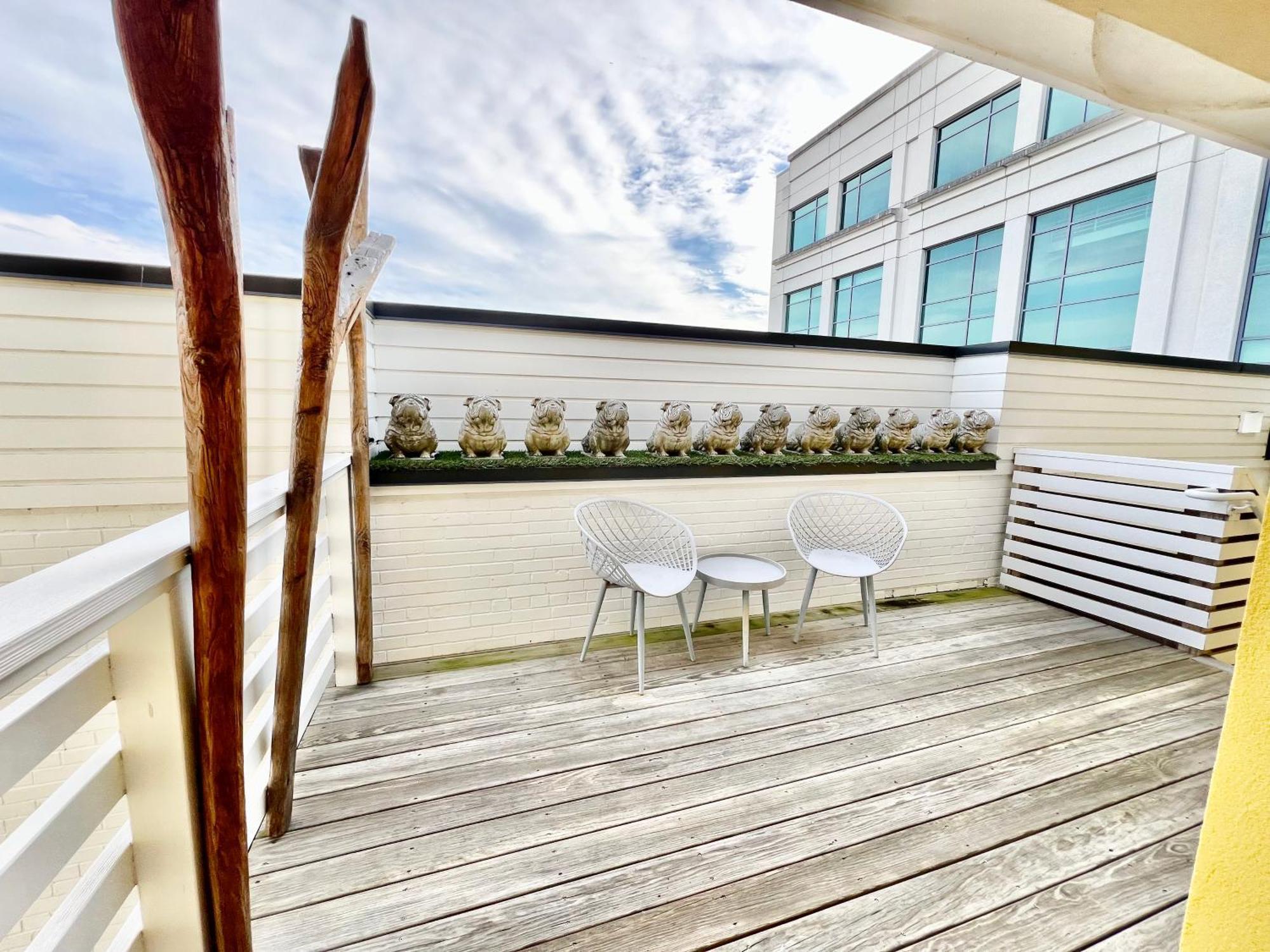 The Hive 302 King With Balcony Ξενοδοχείο Ουίλμινγκτον Εξωτερικό φωτογραφία